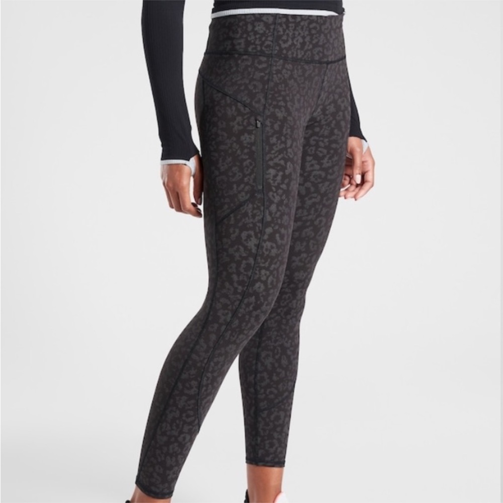 Athleta Rainer Reflective Tight Leopard Leggings Size Large